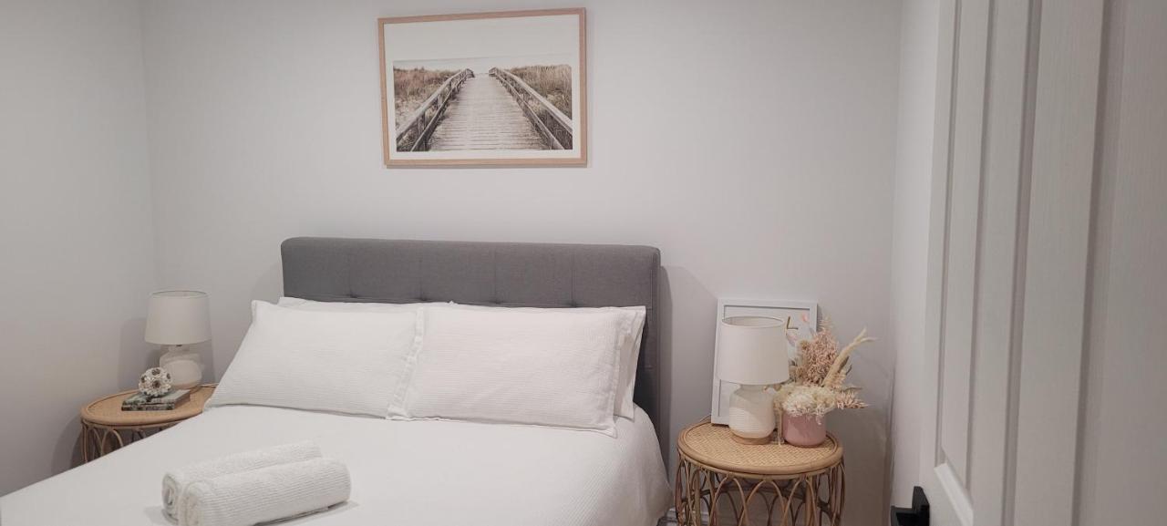 Boutique Beach House In The Heart Of St. Kilda เมลเบิร์น ภายนอก รูปภาพ