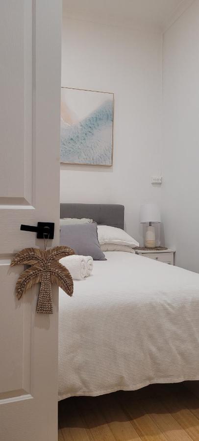 Boutique Beach House In The Heart Of St. Kilda เมลเบิร์น ภายนอก รูปภาพ